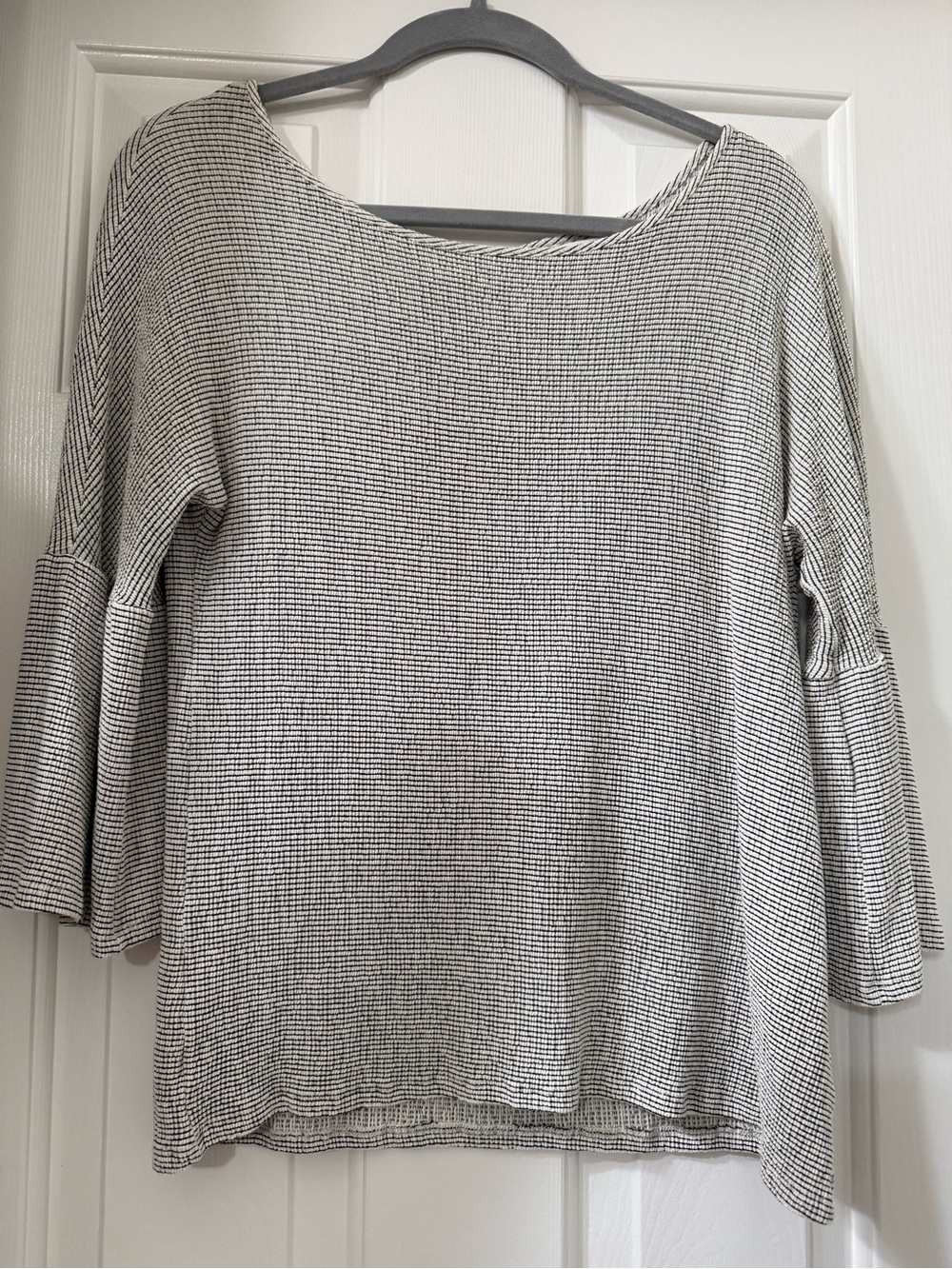 LC Lauren Conrad Black & Cream Textured Scoop-Neck Bell Sleeve Top *NWOT